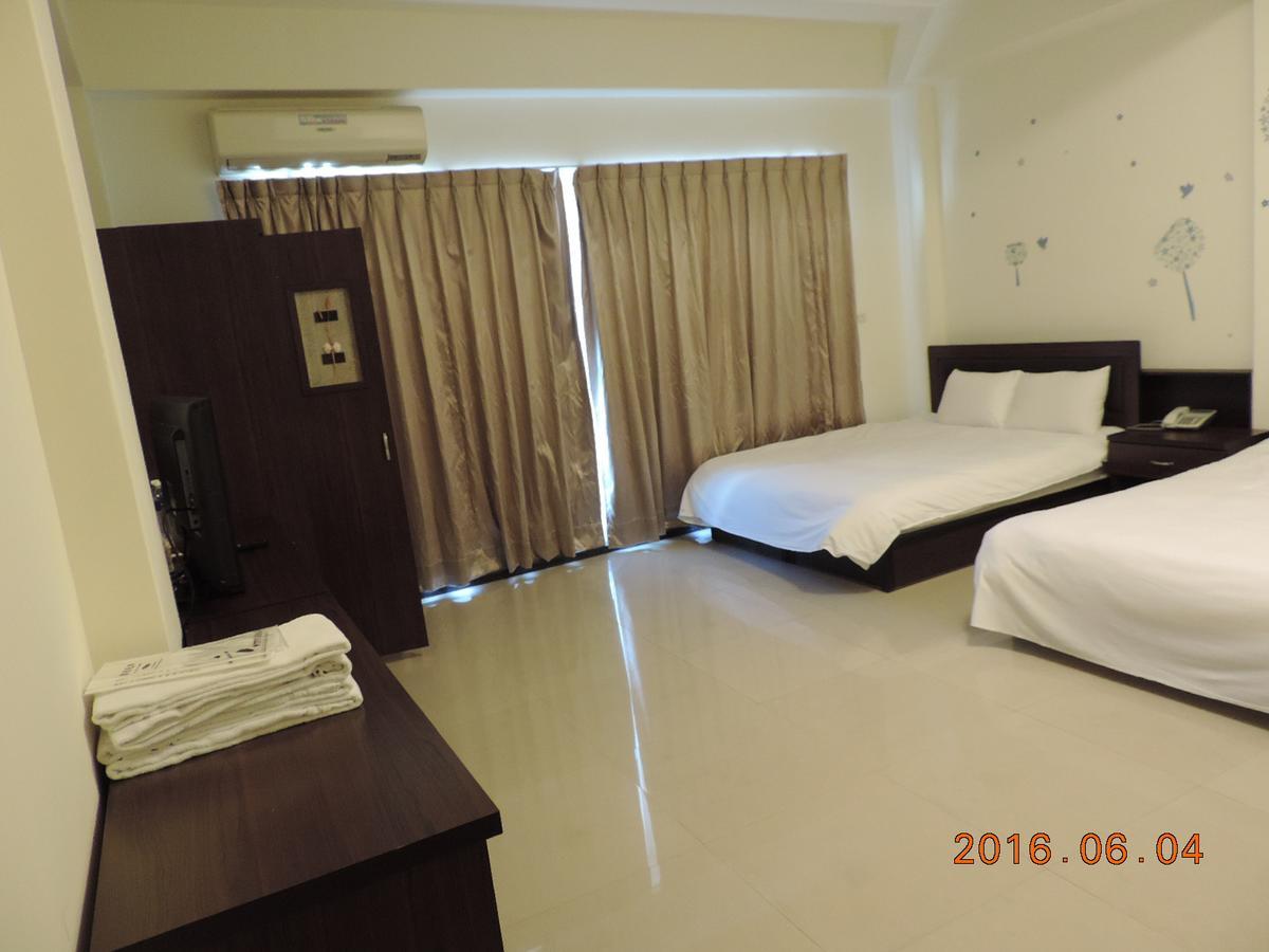 Queen'S Hotel Erlin Екстериор снимка