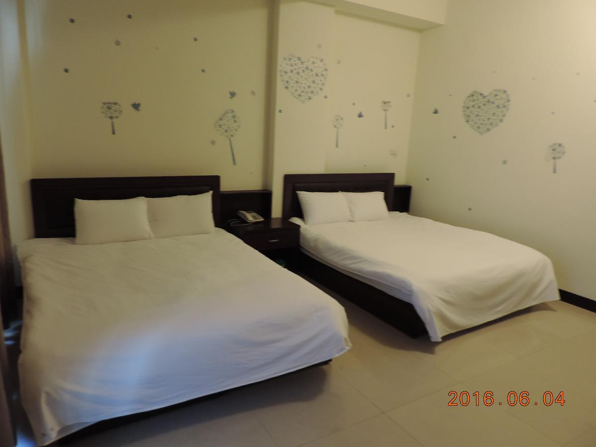 Queen'S Hotel Erlin Екстериор снимка