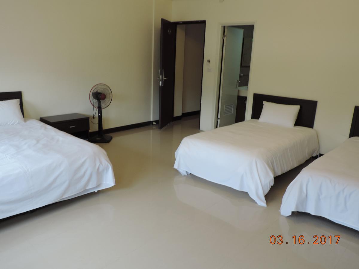 Queen'S Hotel Erlin Екстериор снимка