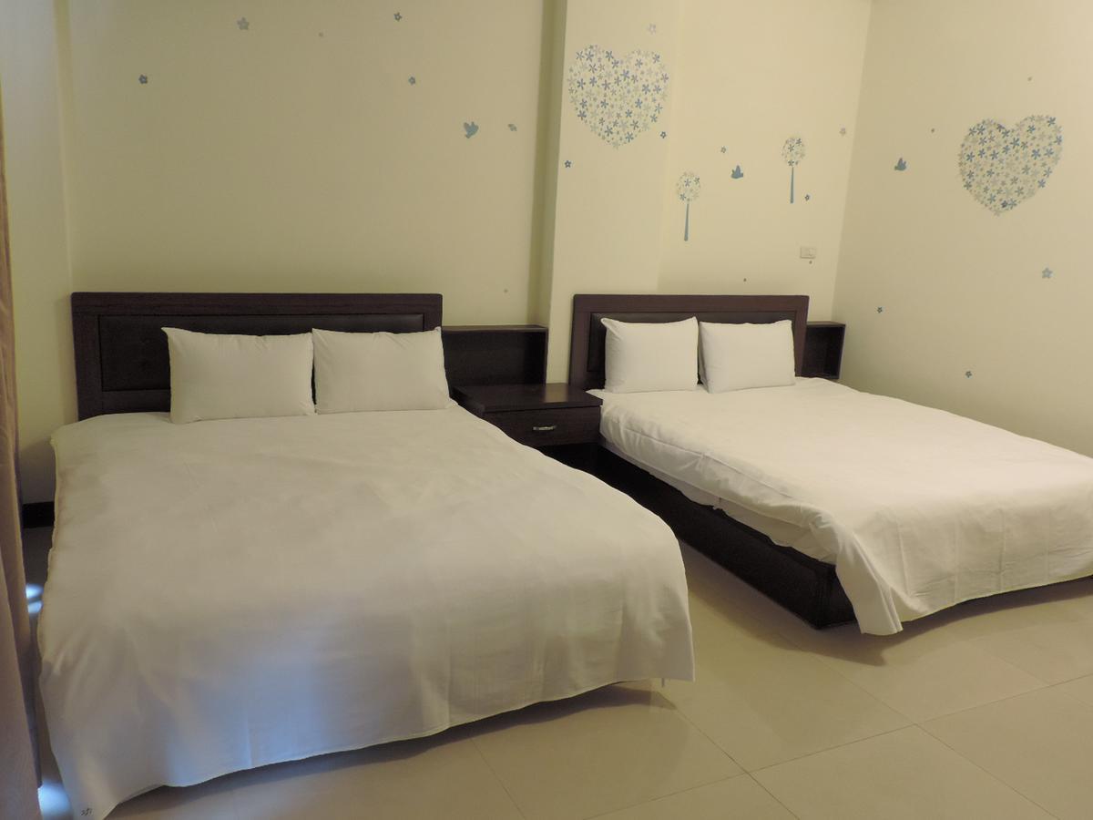 Queen'S Hotel Erlin Екстериор снимка