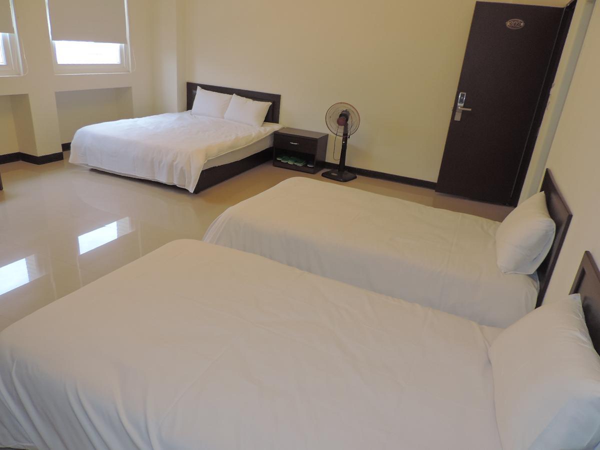 Queen'S Hotel Erlin Екстериор снимка