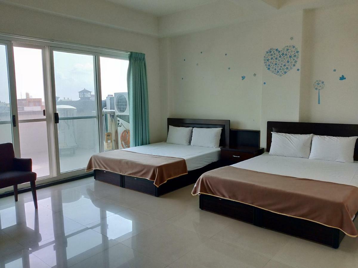 Queen'S Hotel Erlin Екстериор снимка